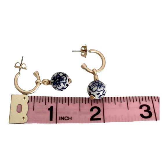 Patricia Nash Brushed Gold Hoop Drop Earrings Blue And White Floral Glass Bead - Picture 12 of 12